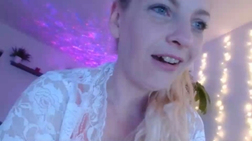 Ninixen  13-08-2021 swallowing Female